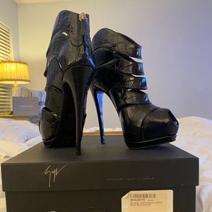 Giuseppe Booties size 38.5 (8)